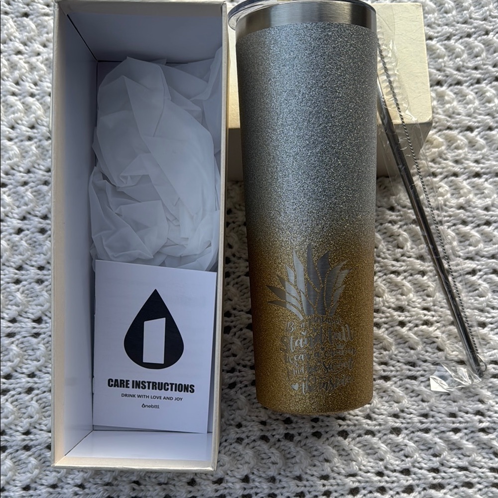 🍍NEW🍍20 ounce skinny tumbler🍍”Stand tall-Wear a crown -be sweet on the inside🍍